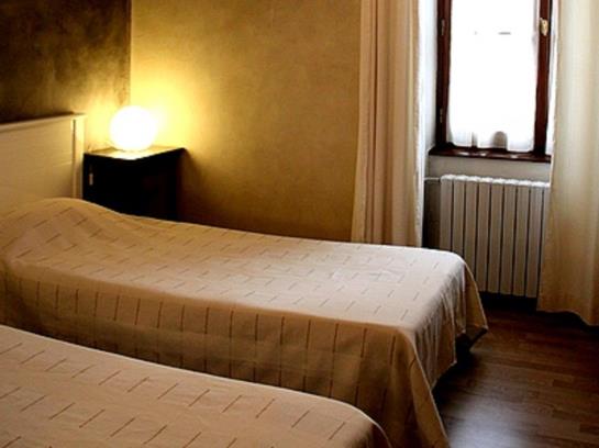 Hôtel De la Paix  | Tournus | Saone-et-Loire | France 4