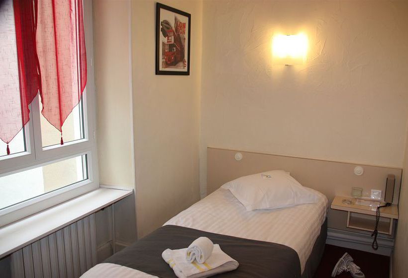 Hotel de Biarritz  | Vichy | Allier | France 10