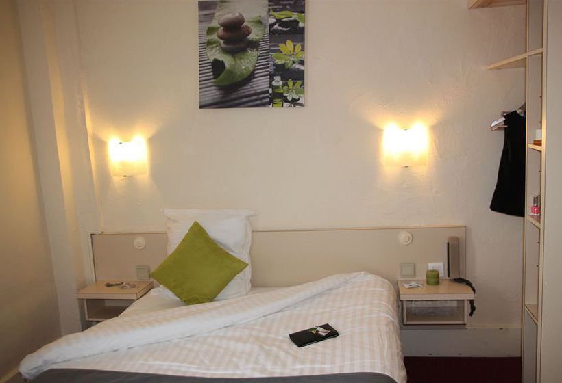 Hotel de Biarritz  | Vichy | Allier | France 15