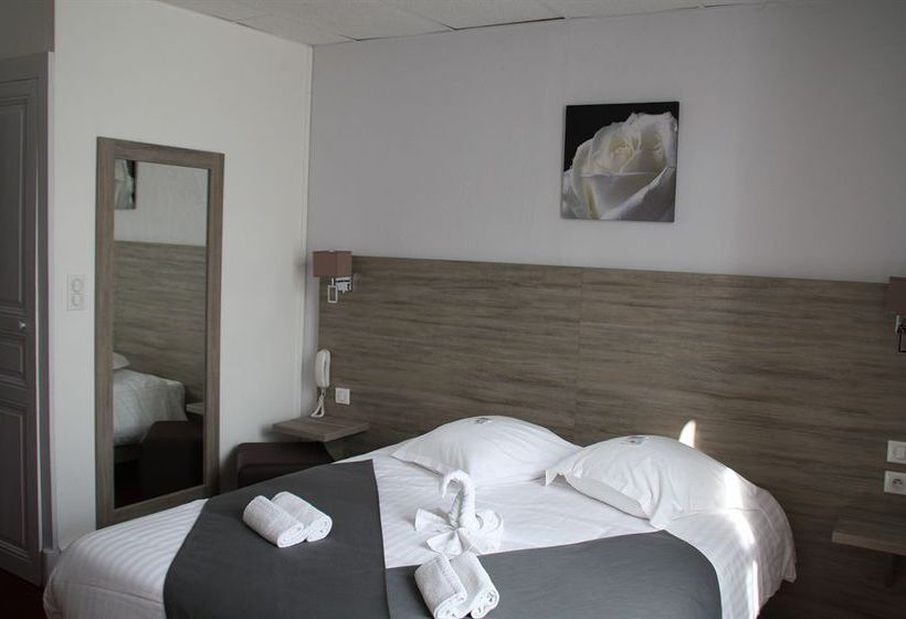 Hotel de Biarritz  | Vichy | Allier | France 16