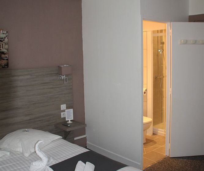 Hotel de Biarritz  | Vichy | Allier | France 20