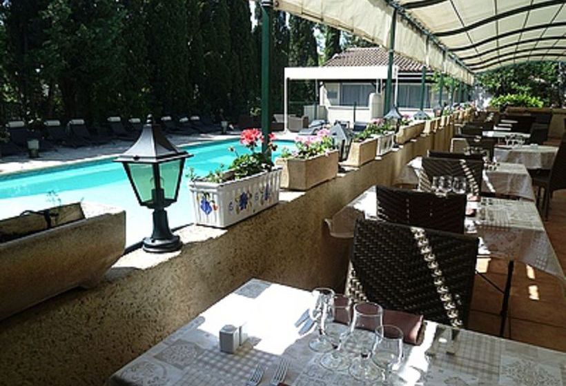 Hotel Residence les Cedres  | Villeneuve les Avignon | Gard | France 12