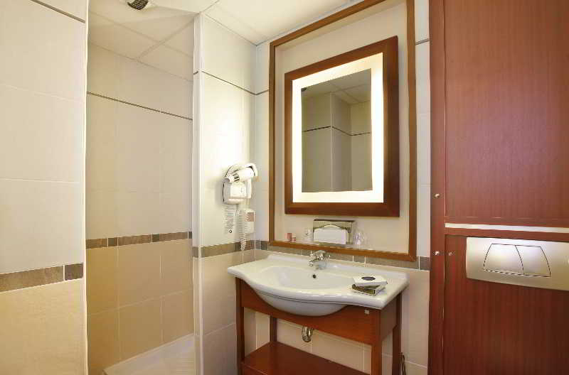 Inter-Hotel L'Atrium  | Limoges | Haute-Vienne | France 11