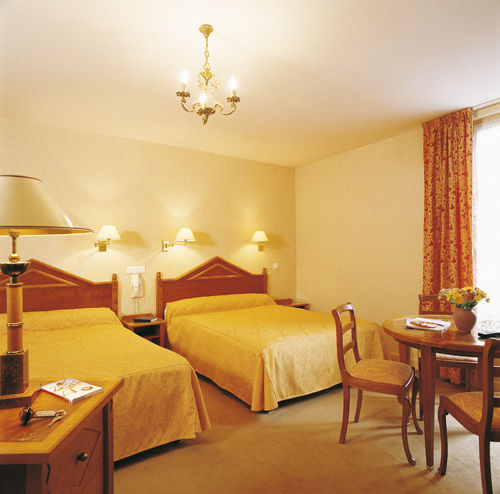 Inter-Hotel Hostellerie des Trois Pigeons  | Paray le Monial | Saone-et-Loire | France 14