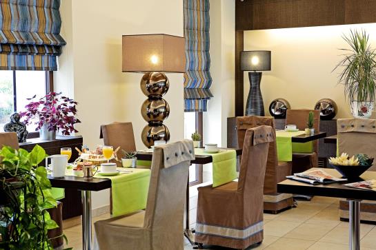 Inter-Hotel Hostellerie des Trois Pigeons  | Paray le Monial | Saone-et-Loire | France 9