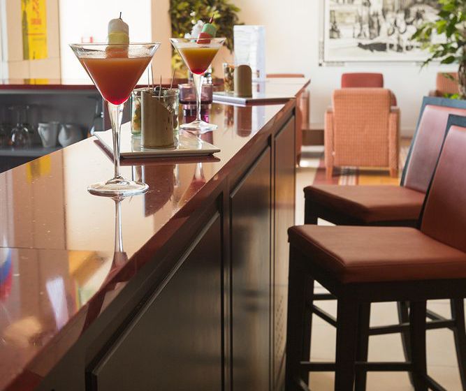 Hôtel Kyriad Avignon Courtine Gare TGV  | Avignon | Vaucluse | France 12