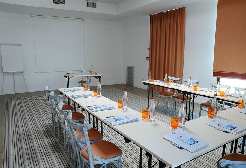 Hôtel Kyriad Avignon Courtine Gare TGV  | Avignon | Vaucluse | France 14