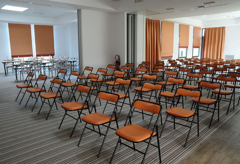 Hôtel Kyriad Avignon Courtine Gare TGV  | Avignon | Vaucluse | France 7