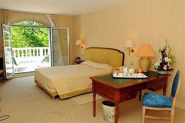 Hôtel Le Relais de Courlande  | Les Loges-en-Josas | Yvelines | France 4