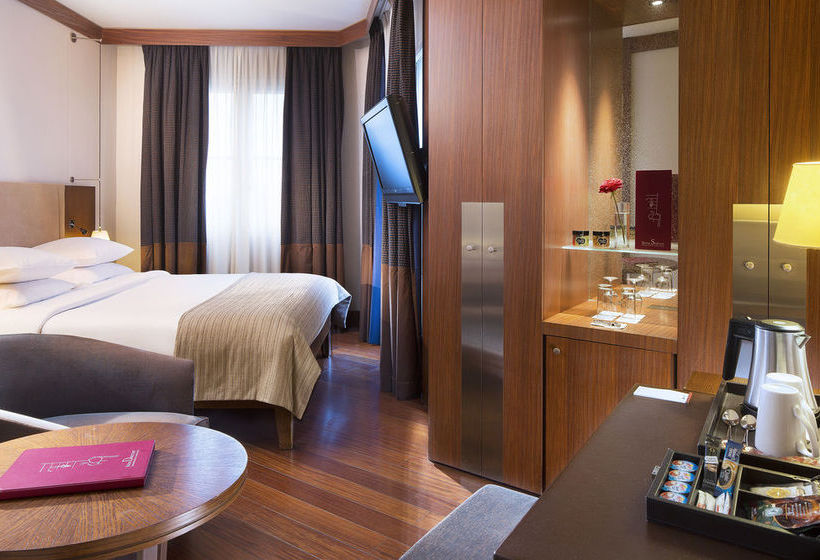 Radisson Blu Hotel Champs Elysees  | Paris | Paris | France 10