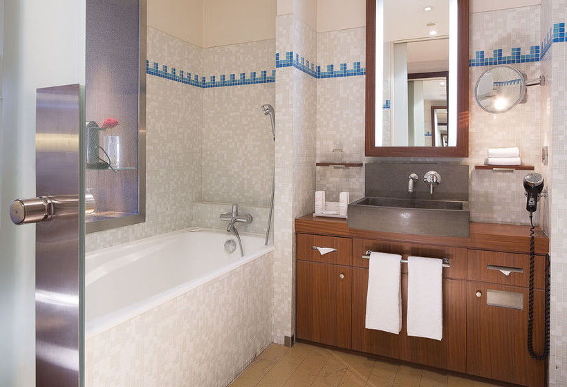 Radisson Blu Hotel Champs Elysees  | Paris | Paris | France 7