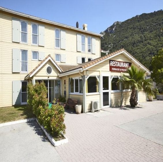 Hotel Kyriad Marseille Gémenos Gemenos