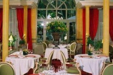 Hôtel La Pyramide  | Vienne | Isère | France 1