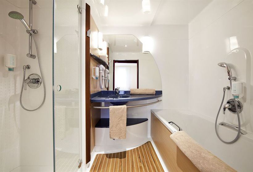 Suite Novotel Paris Porte de Montreuil  | Paris | Paris | France 1