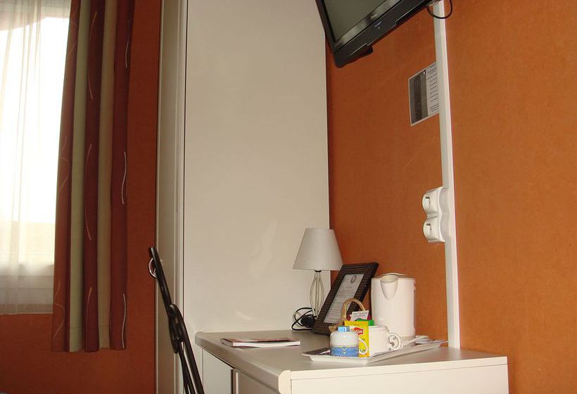 Inter-Hotel Le Savoy  | Caen | Calvados | France 19