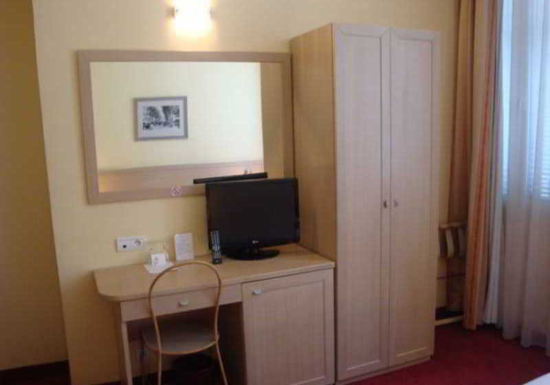 Hôtel Les Cigales  | Nice | Alpes-Maritimes | France 13