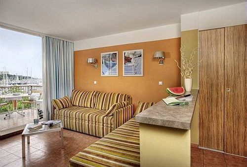 Pierre & Vacances Antibes Port Prestige  | Antibes | Alpes-Maritimes | France 10