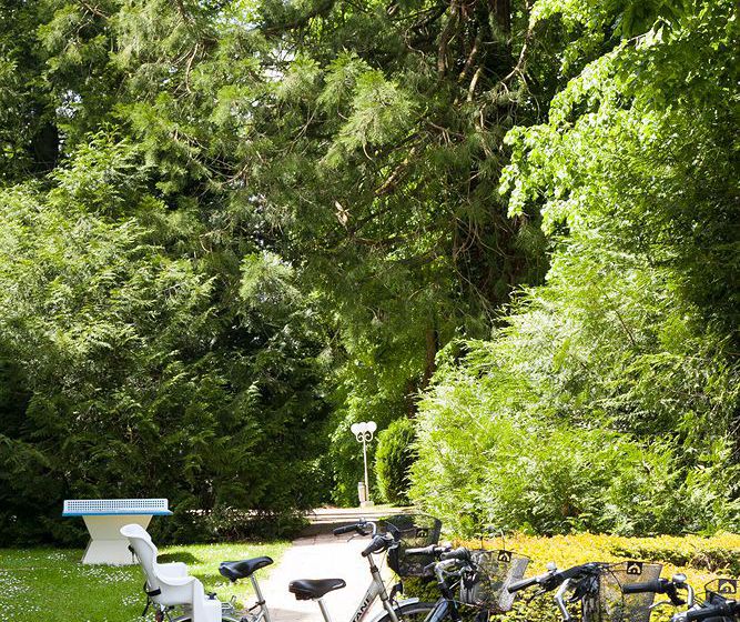 Hotel Cosmos  | Contrexeville | Vosges | Francia 1