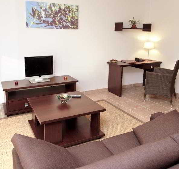 Hotel Suites Village Six Fours Les Plages