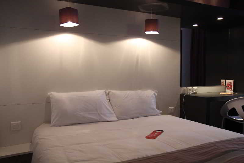 Inter-Hotel De la Plage  | Vichy | Allier | France 4