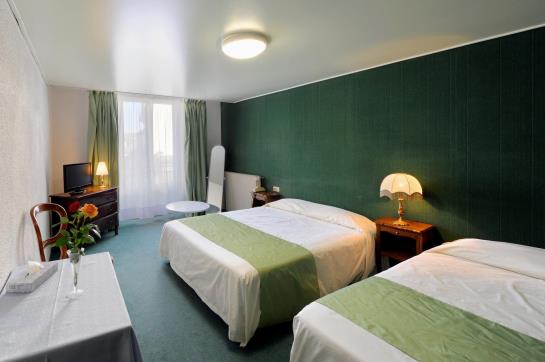 Minotel Le Bourgogne Evian  | Évian-les-Bains | Haute-Savoie | France 18