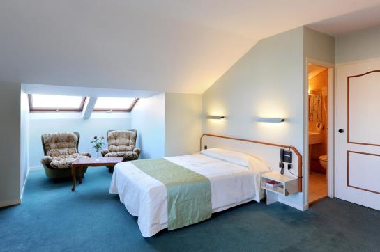 Minotel Le Bourgogne Evian  | Évian-les-Bains | Haute-Savoie | France 20