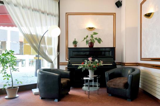 Minotel Le Bourgogne Evian  | Évian-les-Bains | Haute-Savoie | France 6