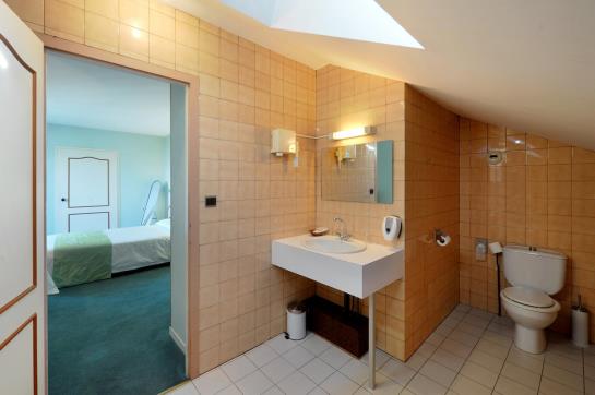 Minotel Le Bourgogne Evian  | Évian-les-Bains | Haute-Savoie | France 8