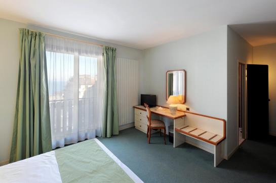 Minotel Le Bourgogne Evian  | Évian-les-Bains | Haute-Savoie | France 9