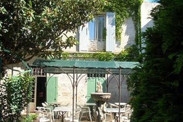 Au Saint Roch Hotel Et Jardin