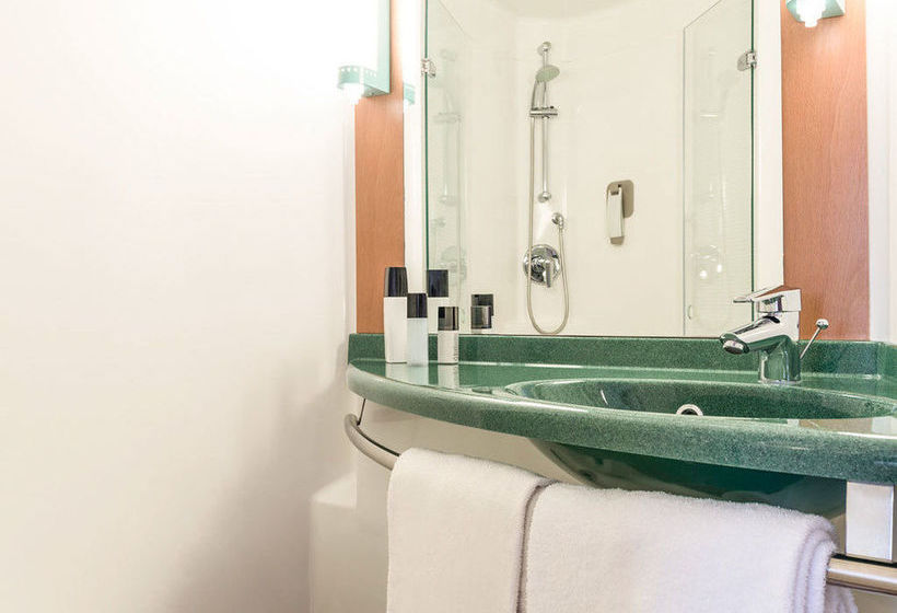 Hotel Ibis Bordeaux Centre Bastide Gironda