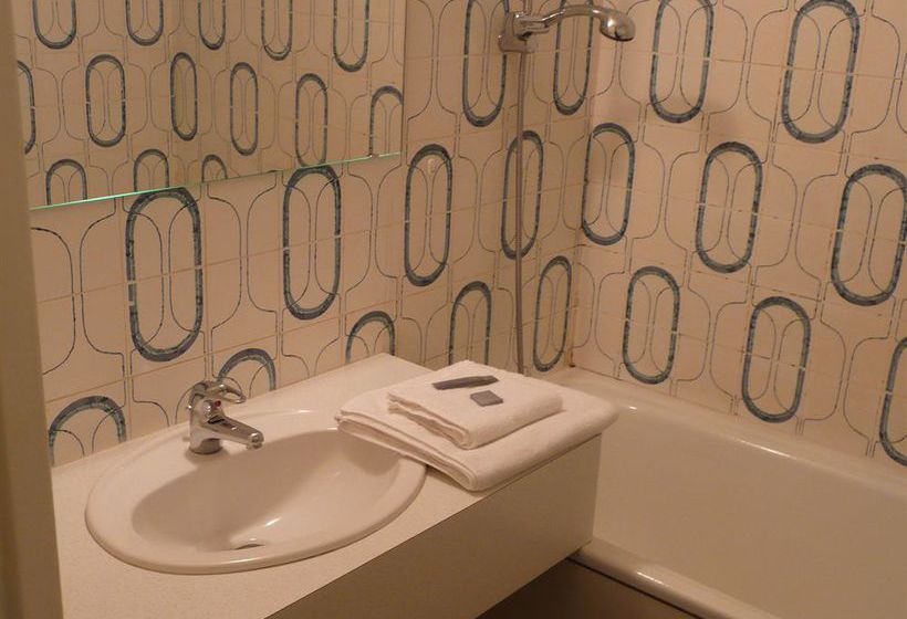 Brit Hotel Parc Rive Gauche Allier