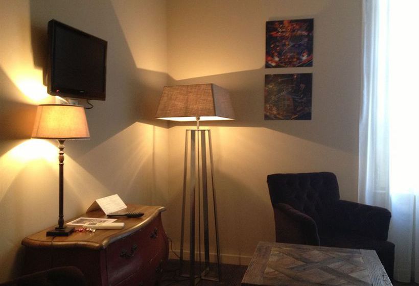 Hôtel De L Amphitheatre  | Arles | Bouches du Rhone | France 20