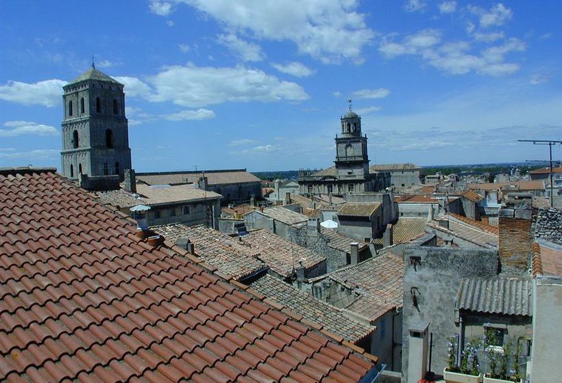 Hôtel De L Amphitheatre  | Arles | Bouches du Rhone | France 3