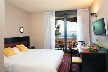 Hôtel Le Littoral  | Évian-les-Bains | Haute-Savoie | France 9