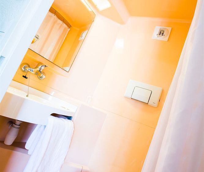 Hôtel Premiere Classe Clermont Ferrand Nord  | Clermont Ferrand | Puy-de-Dome | France 10