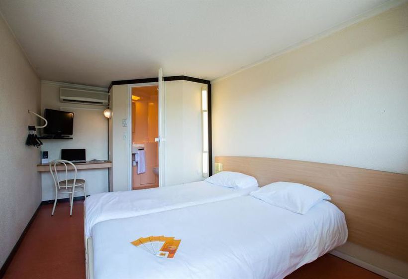 Hôtel Premiere Classe Clermont Ferrand Nord  | Clermont Ferrand | Puy-de-Dome | France 12