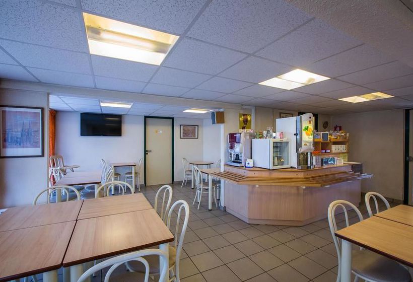 Hôtel Premiere Classe Clermont Ferrand Nord  | Clermont Ferrand | Puy-de-Dome | France 18